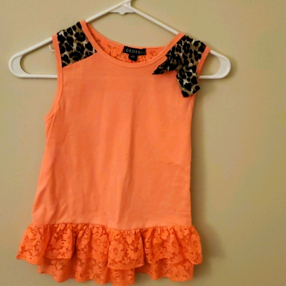 Light pink with a cheetah print bow for divas